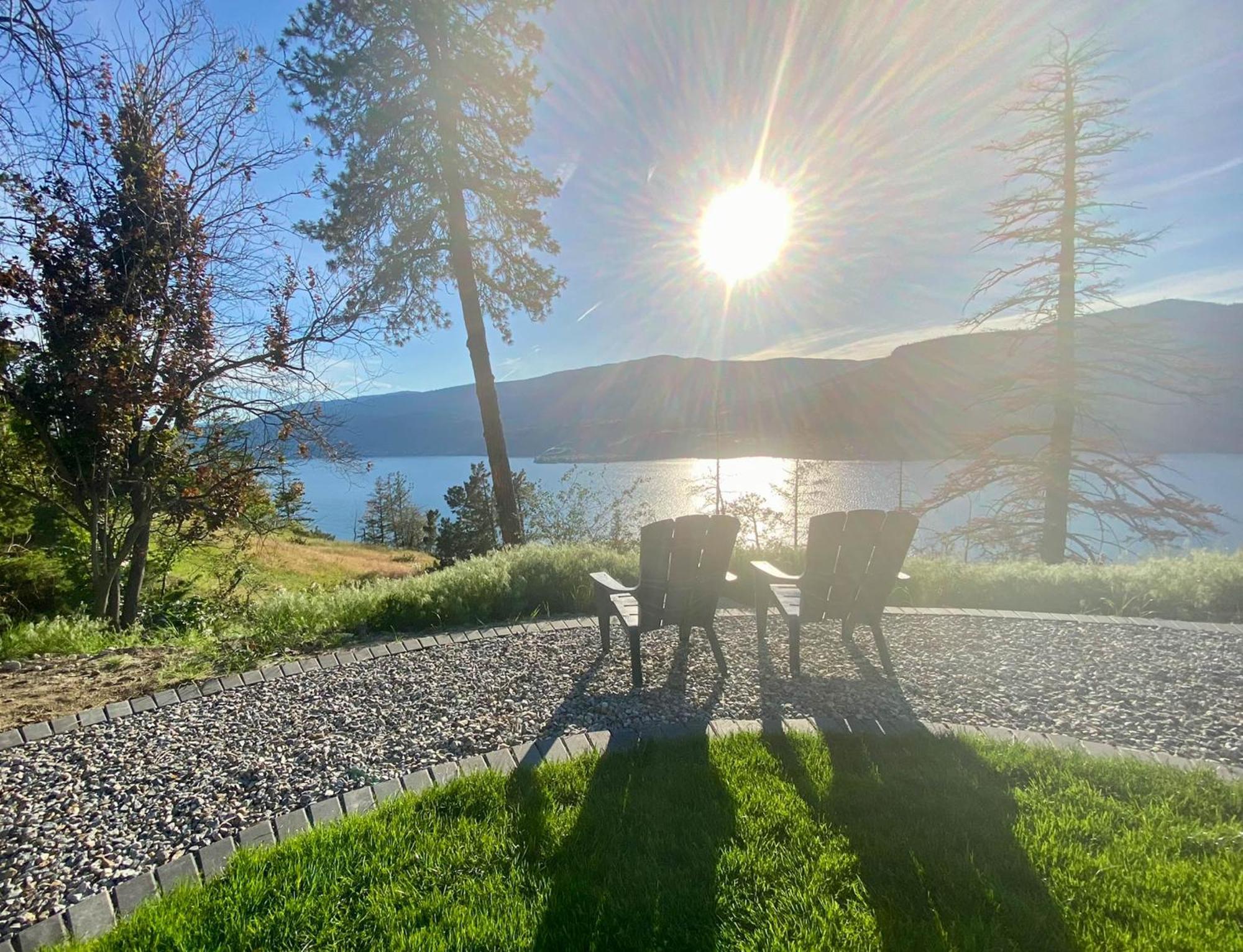 Kelowfornia Lakeview Retreat Kelowna Exterior photo