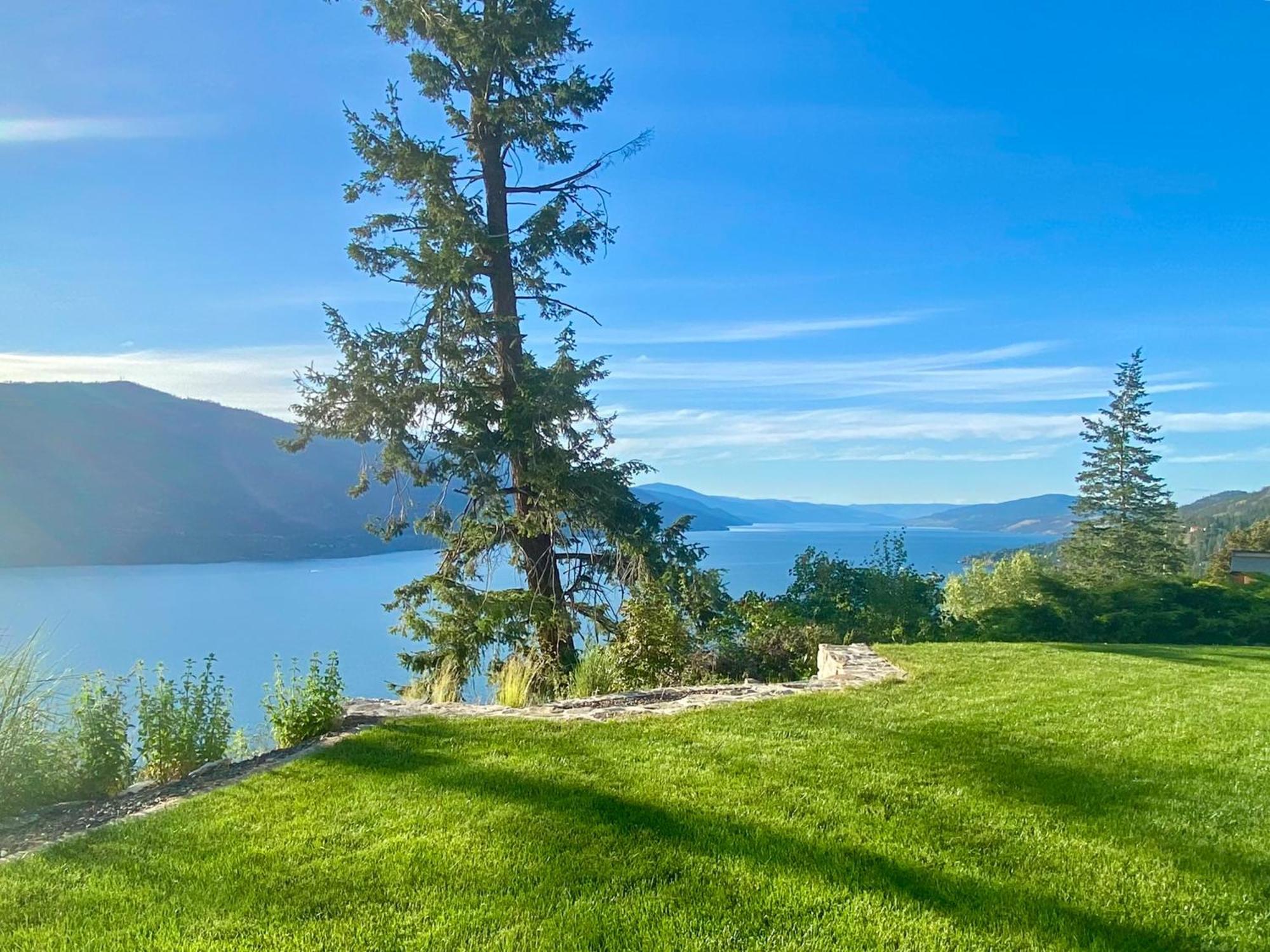 Kelowfornia Lakeview Retreat Kelowna Exterior photo